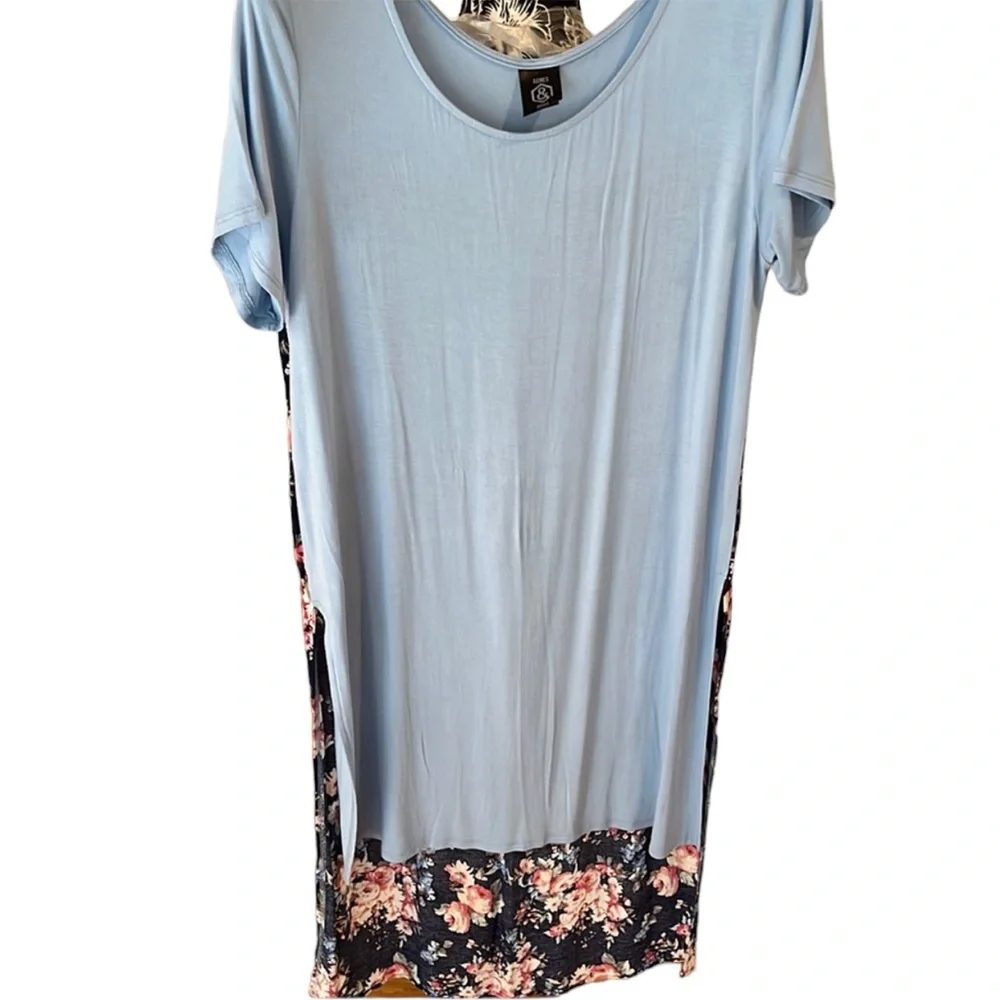 Agnes & Dora size large light blue front high low tee navy print back - Picture 1 of 16